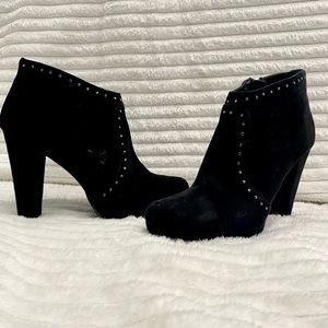 Report Boots Womens 7.5 Remi Heels Ankle Booties Black Faux Leather Side Zip